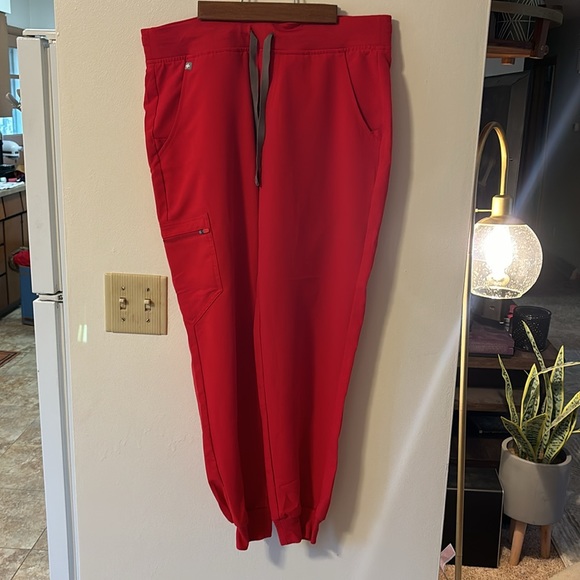 Figs scrubs - Picture 3 of 4